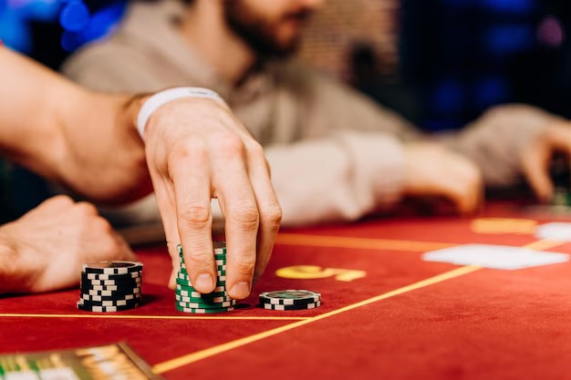 Community card reveal Live dealer revealing community cards